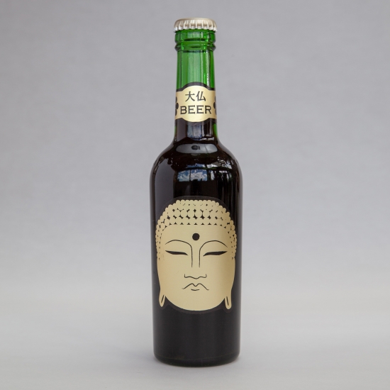 大仏の顔のイラストが入った熊沢酒造が販売する大仏ビール