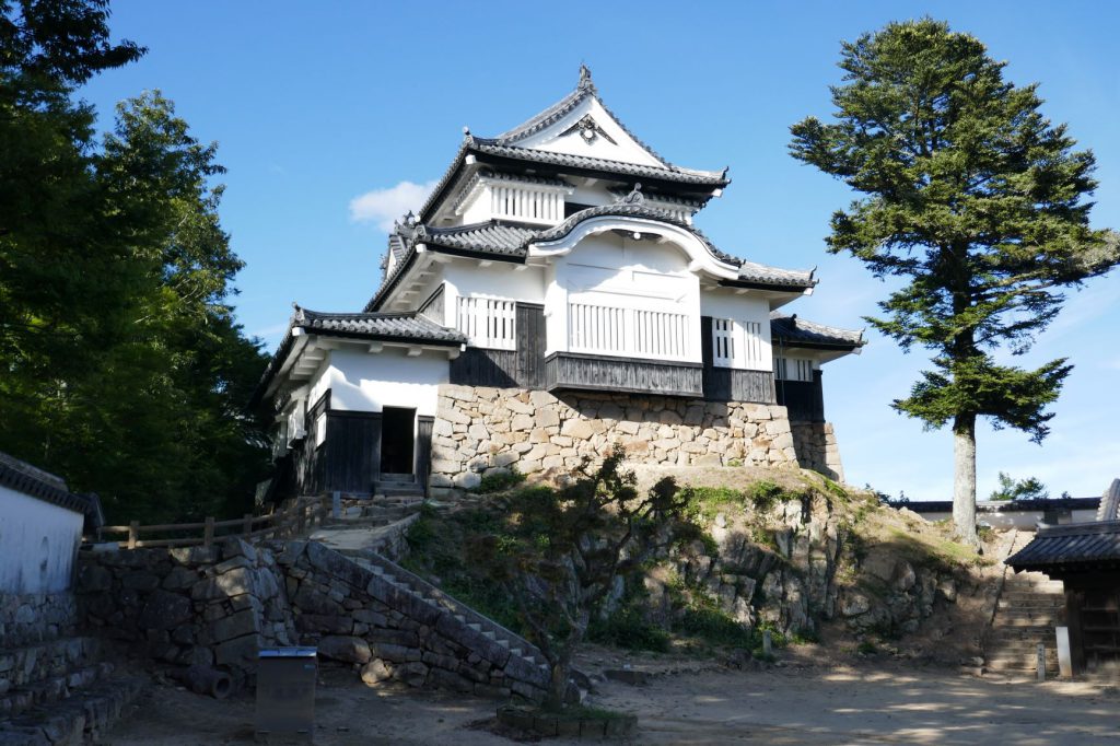 備中松山城は天守閣が現存している日本12城の一つです