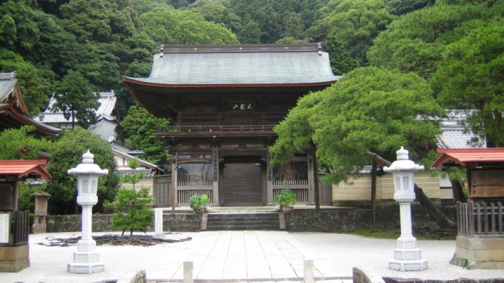 太原雪斎は臨済寺の住職を務めつつ、今川義元の相談役として義元を支えました