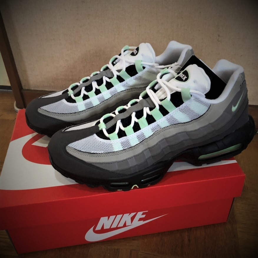 ナイキのairmaxのスニーカー。