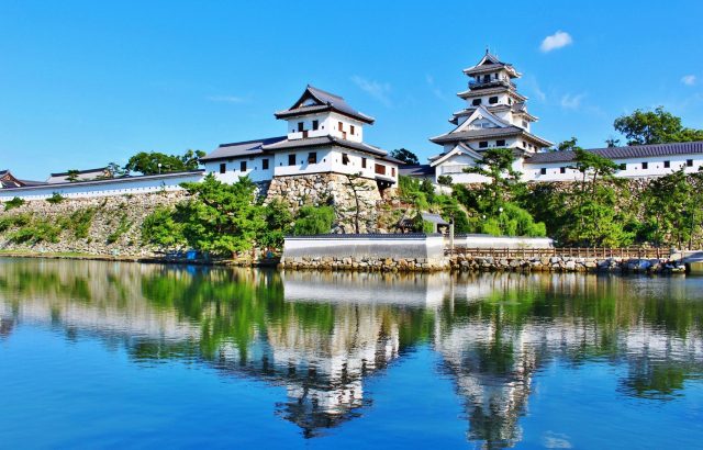 今治城は瀬戸内海に面した水城です