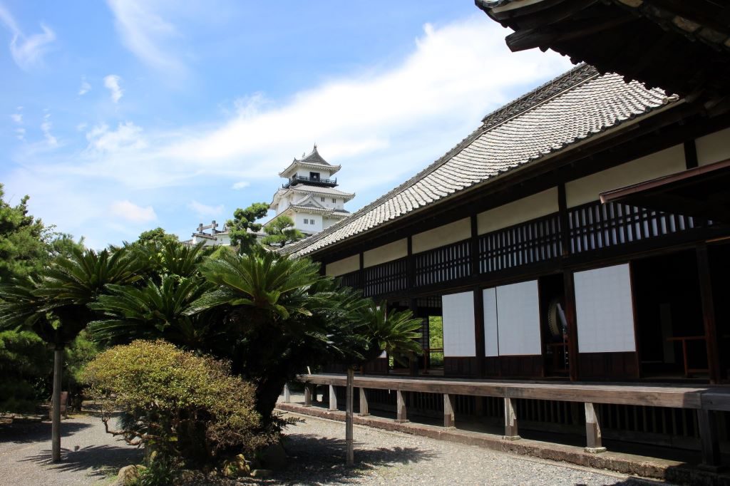 掛川城は現在公園として整備され、この御殿にも入場できます