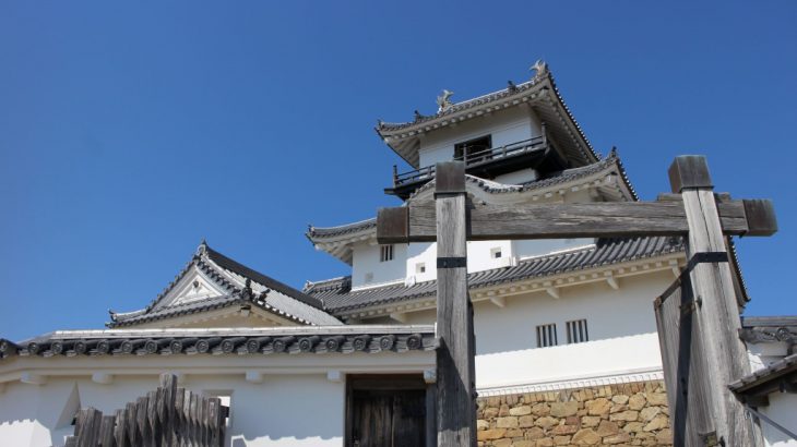 掛川城は室町時代から戦国時代にかけて整備され、江戸時代には徳川氏の要地として現在に至っています