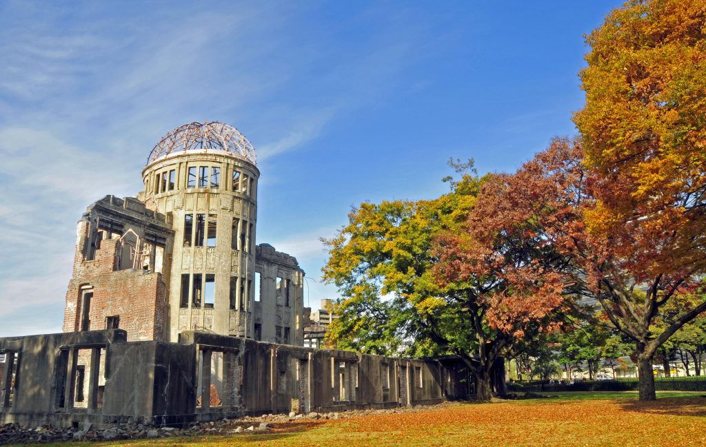 1996年世界遺産に登録された原爆ドームの様子。