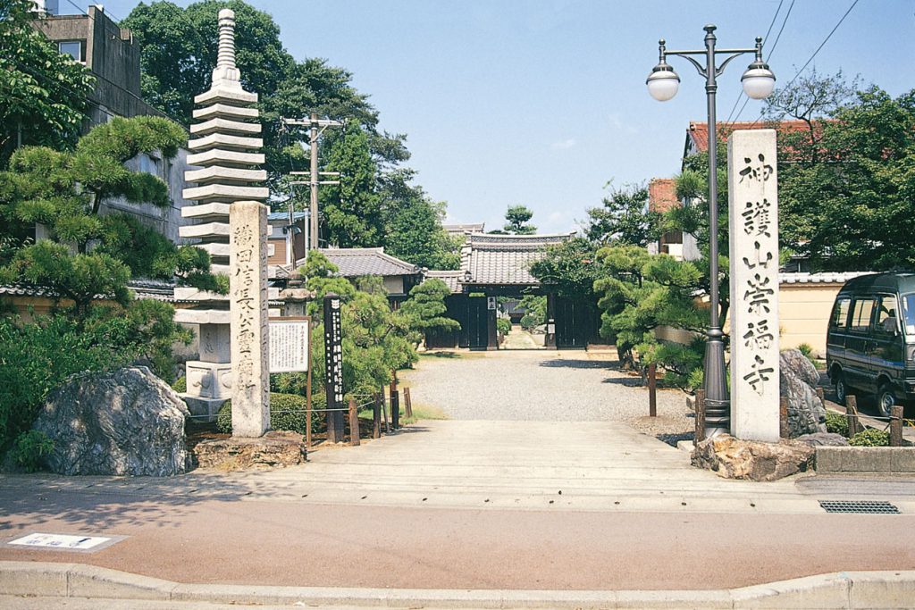 一鉄が少年時代に学んだ崇福寺は、後に織田家の菩提寺になります