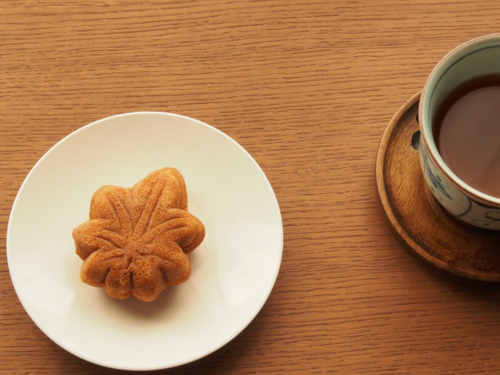 もみじ饅頭とお茶