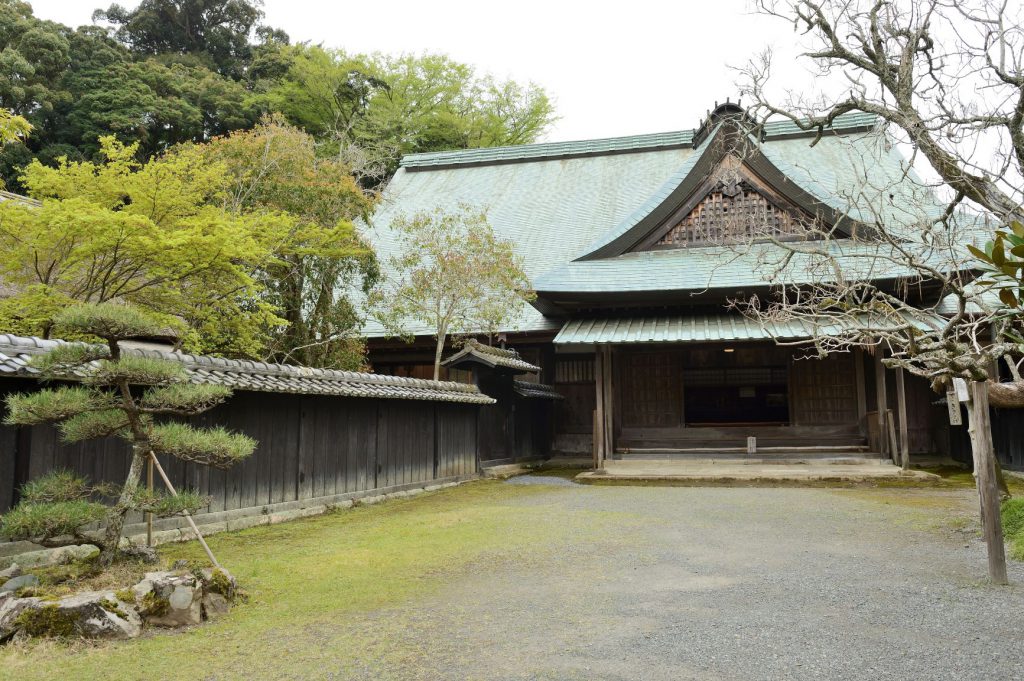 江川邸はいくつかの建築物が国の重要文化財に指定されています。