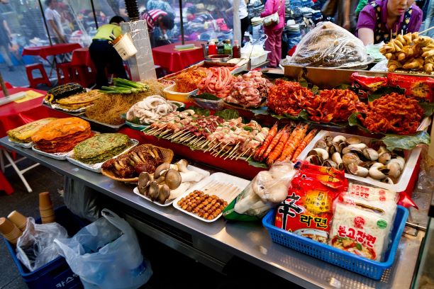 食材がたくさん並ぶ韓国の市場