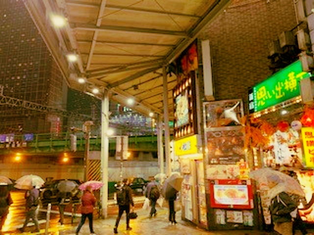 「新宿思い出横丁」入り口の様子。