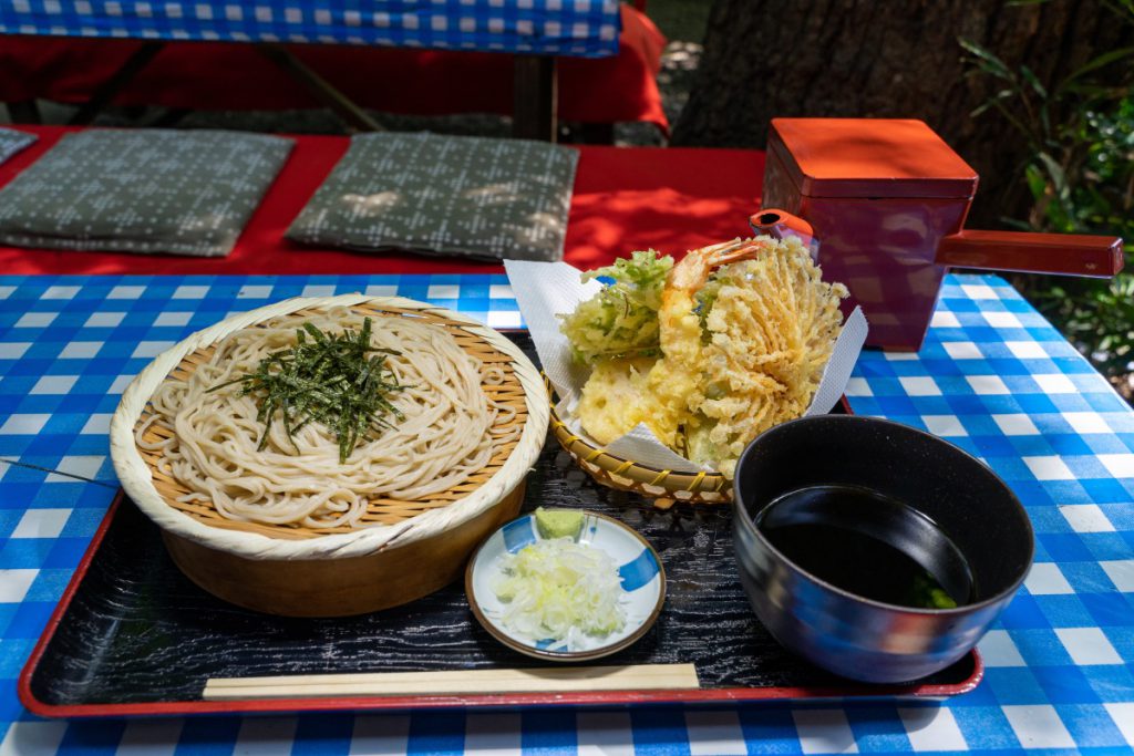 深山茶屋の深大寺そば「天ざるそば」