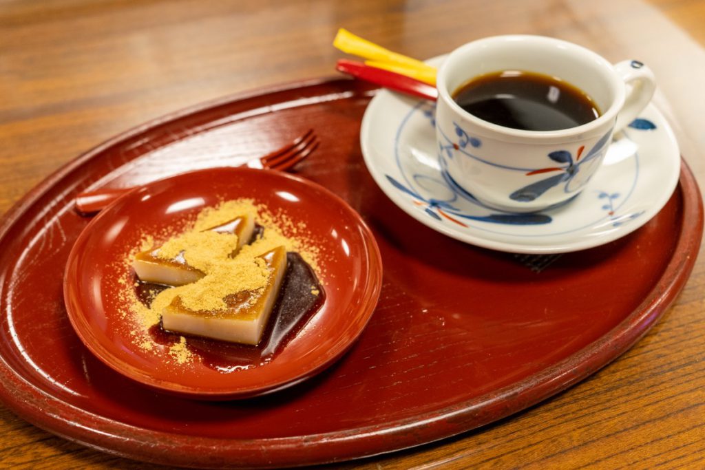 深大寺 雀のお宿のコーヒーと甘味