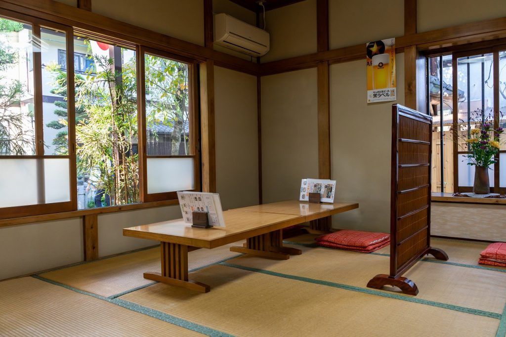 深大寺そば「鈴や」のゆったりできる座敷席