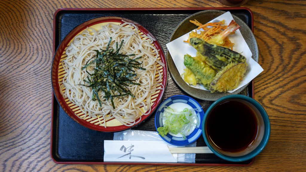 矢田部茶屋の「天ざるそば」 