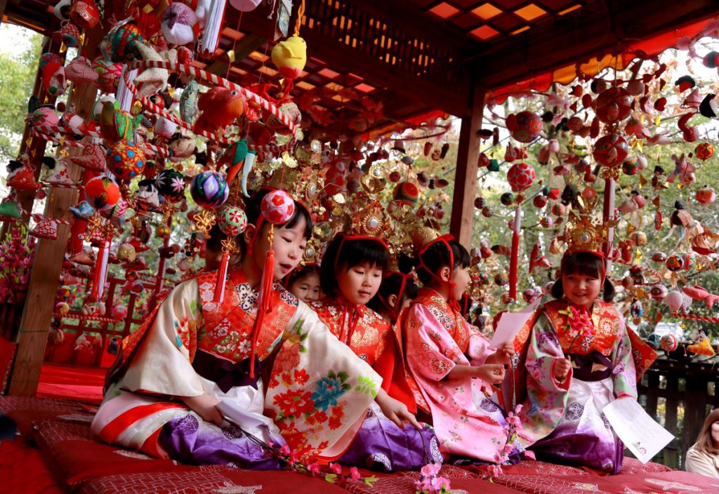 柳川さげもん 可愛いらしいつるし雛で祝う福岡県柳川市伝統のひな祭り