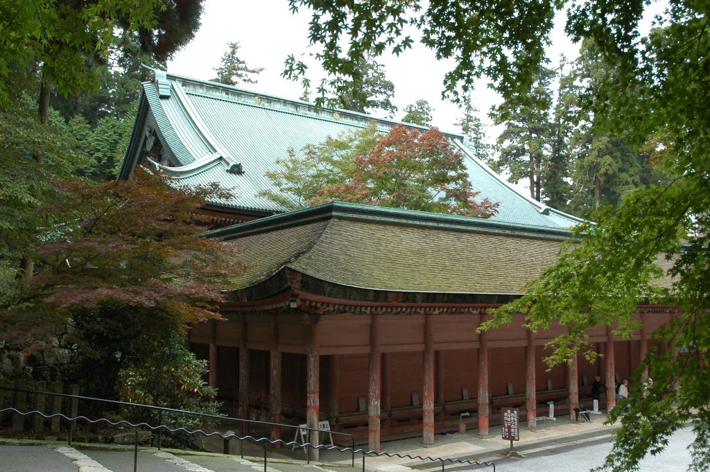 延暦寺は度々焼失の目に遭っていて、現在の建物は江戸時代に徳川家光の命によって造営されたもの