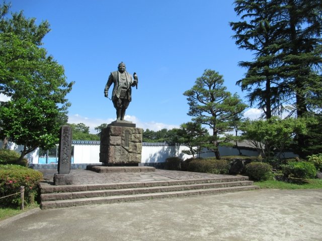 駿府城公園にある徳川家康像