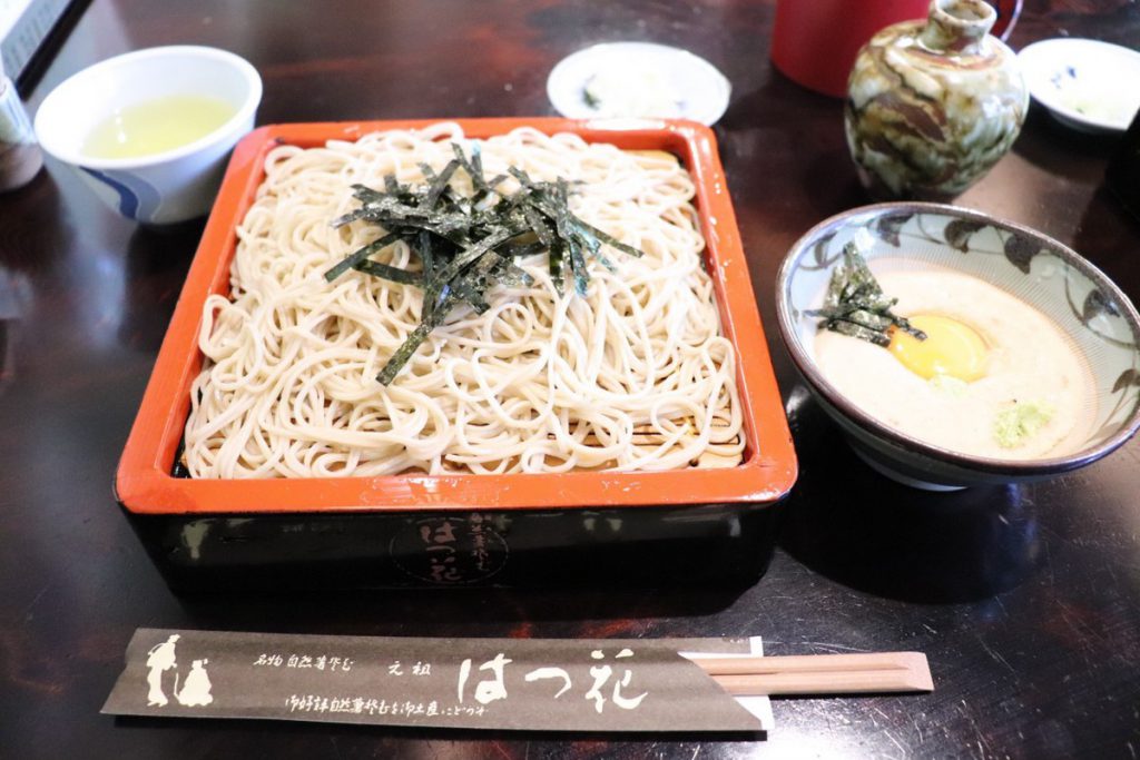 箱根湯本にある蕎麦屋「はつ花」の自然薯蕎麦。