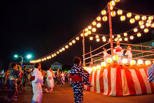 盆踊りの様子。