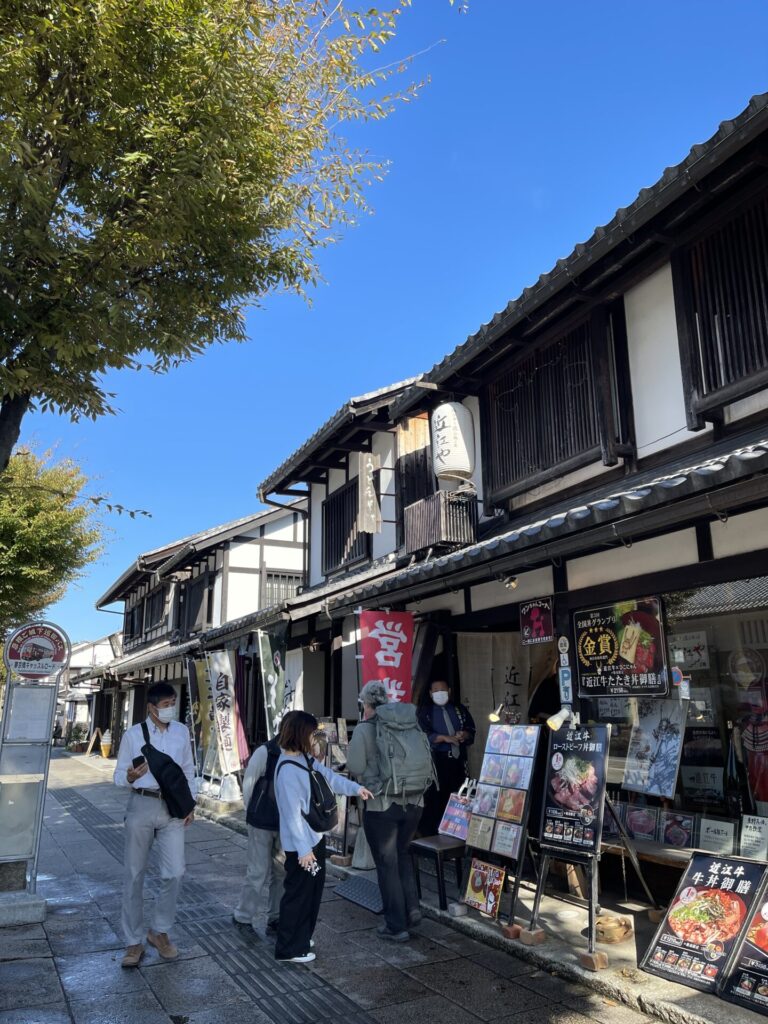 夢京橋キャッスルロードの街並み。昔ながらの風情漂う様子。