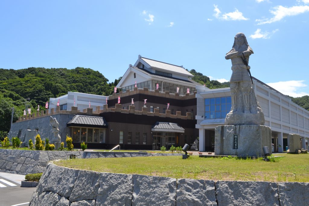 村上水軍博物館。まるでお城のよう。