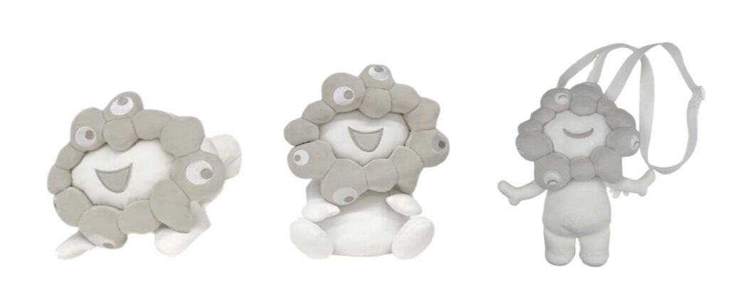 白ミャクミャクの新商品ラインアップ（お手玉風・這型ぬいぐるみ、ポーチ）イメージ