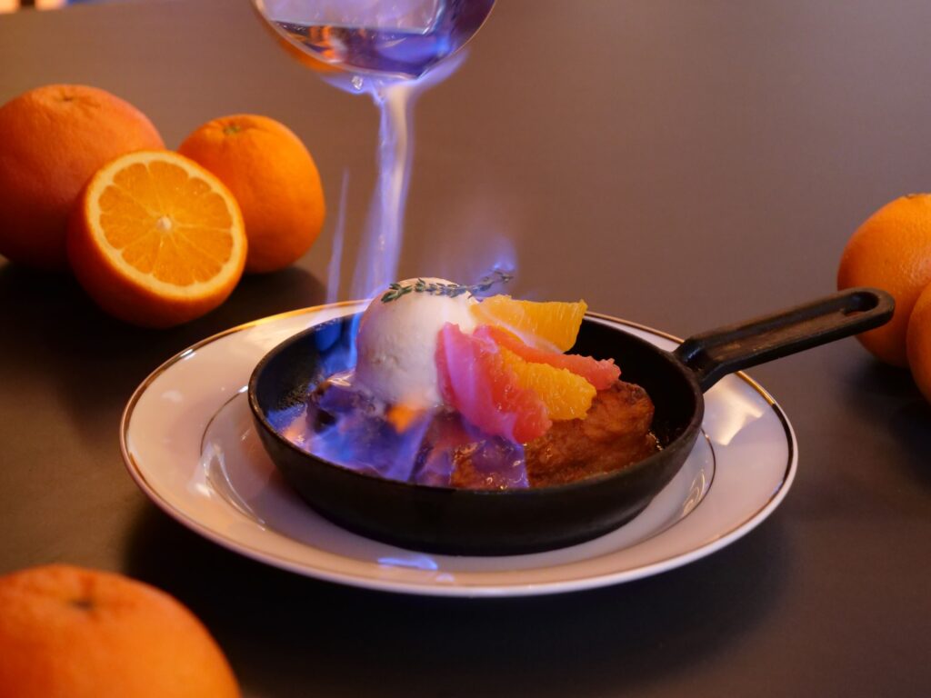「パンとエスプレッソとGINZA ART LOUNGE」で提供されるフレンチシュゼット・オランジュ