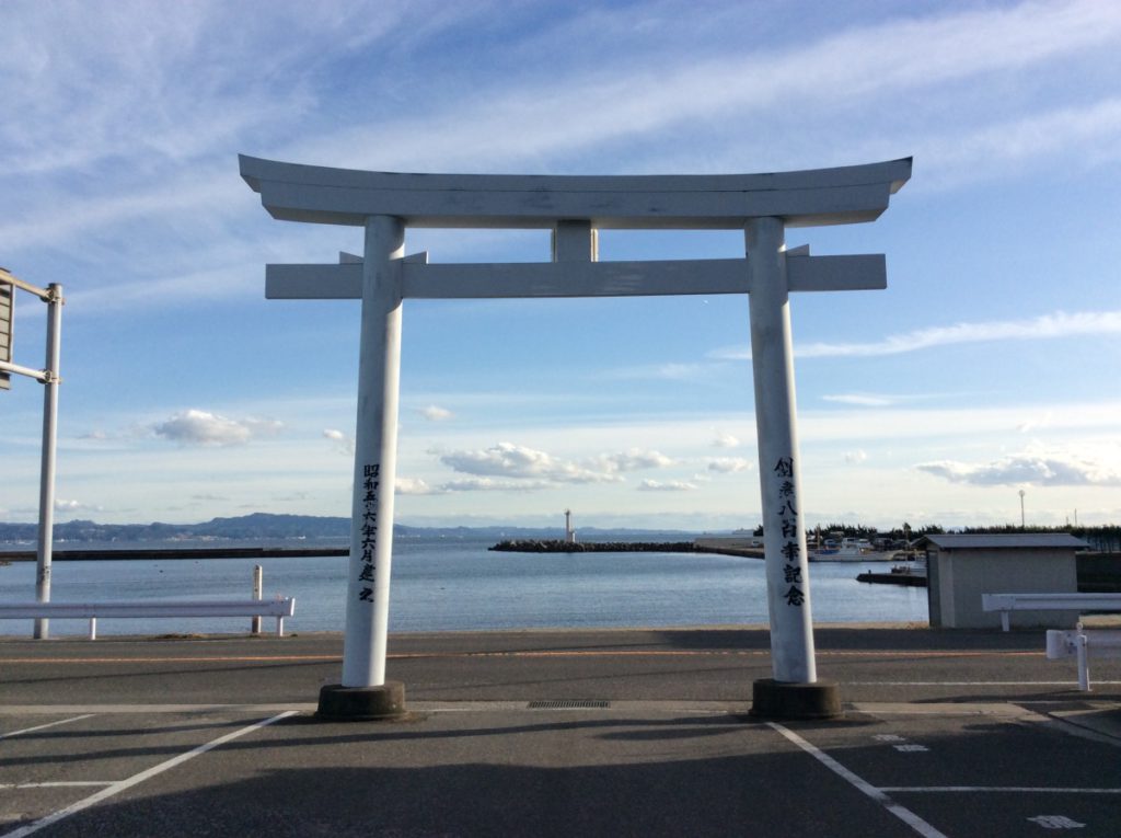 The Otorii gate in front of the Kamotsuru restaurant, a landmark.
