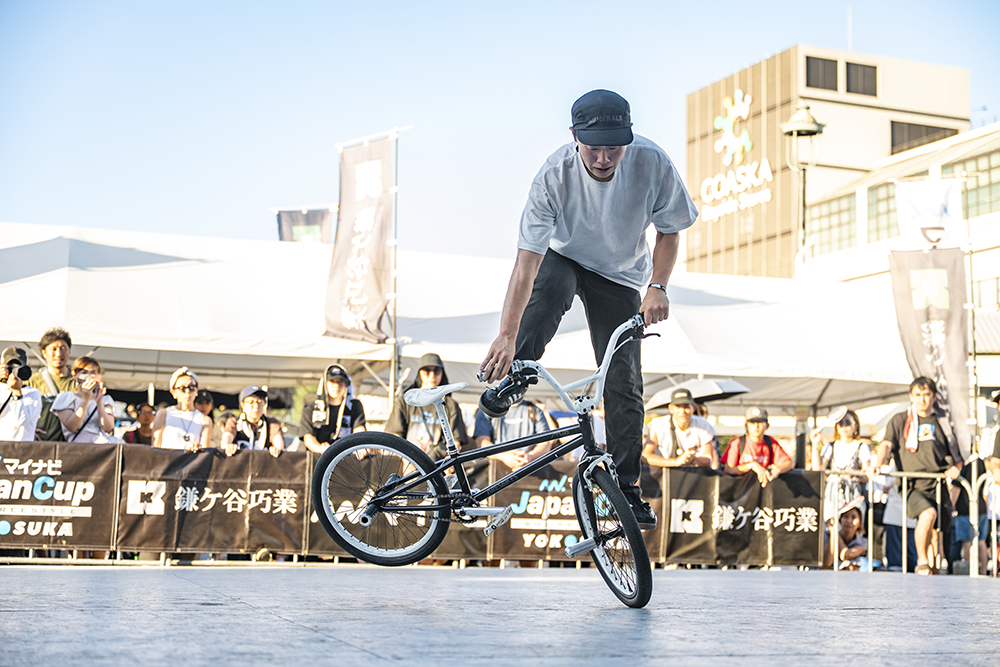 Takumi Isogai performing in the Men’s Elite BMX Freestyle Flatland category at Mynavi JapanCup Yokosuka